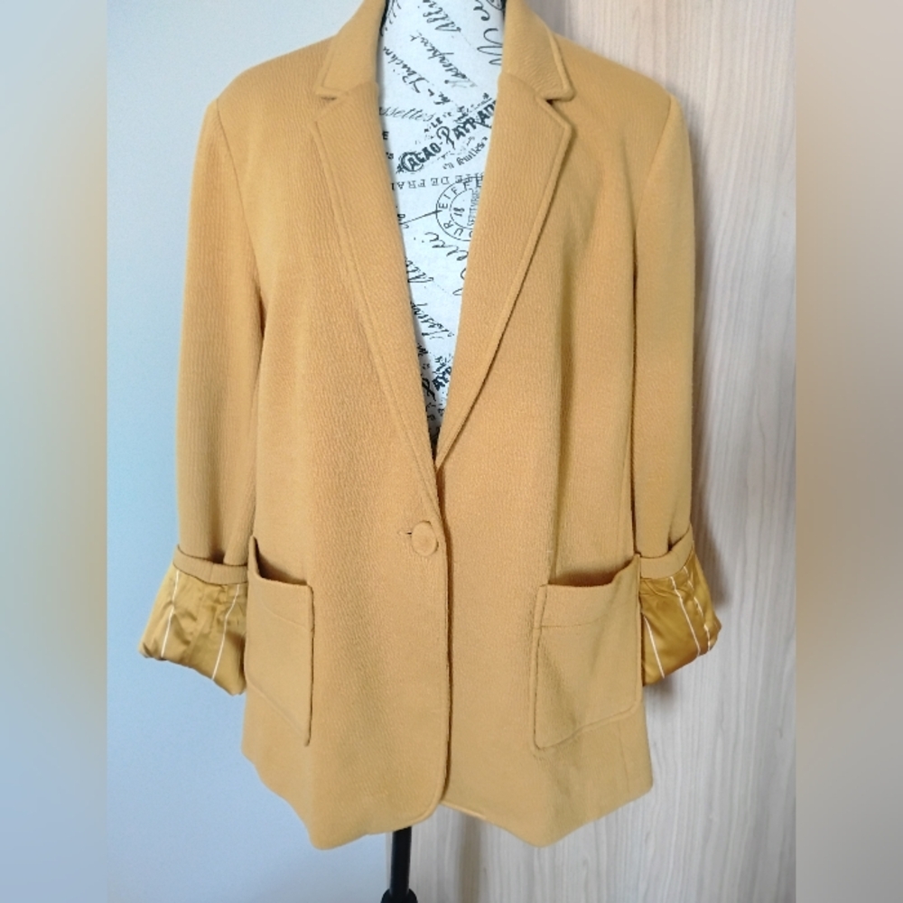 DR2 Mustard Blazer with Satin Lining And Stripes Sz XL